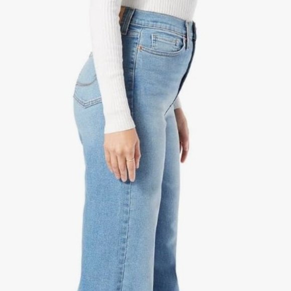 NWOT Levi Strauss. Gold Label Women's Heritage High-Rise Loose Straight - Picture 2 of 10